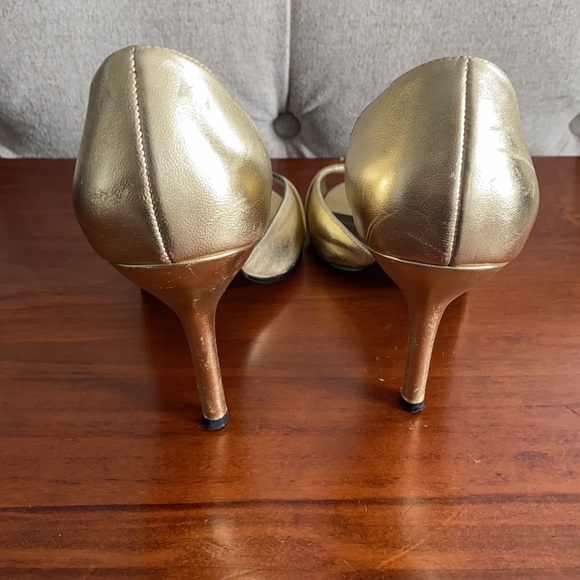 Gorgeous Gold Heels! - Picture 4 of 15